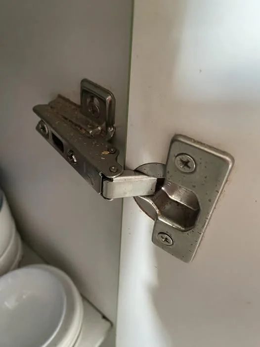 rusty soft close cabinet hinge