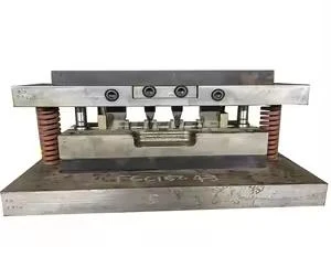 ヒンジモールド